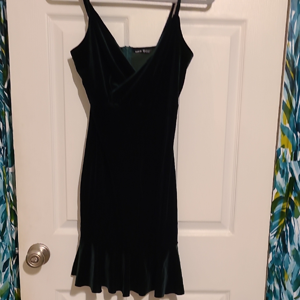 Elegant Dark Green Velvet Dress